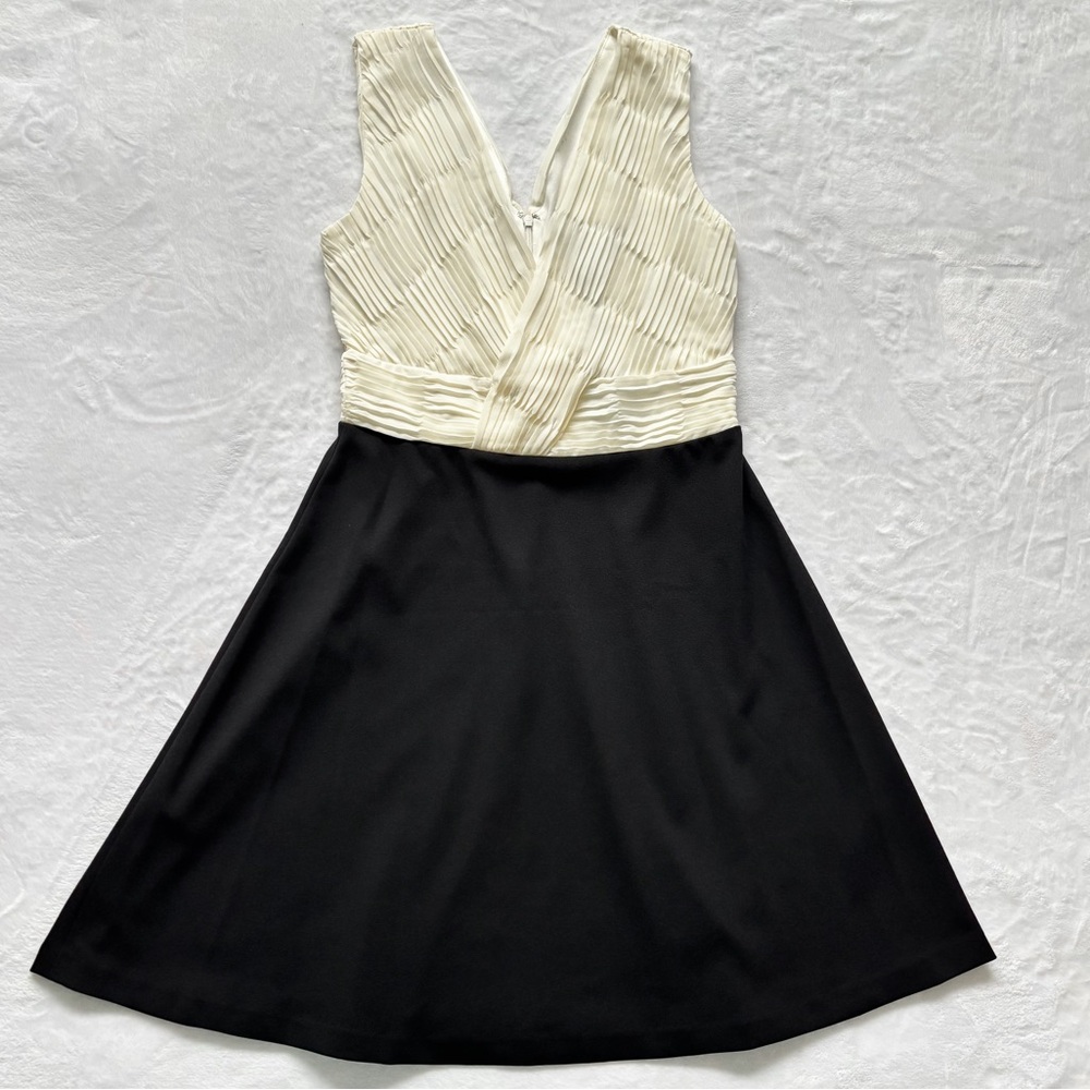 DKNY Pleated Bodice Fit And Flare Sleeveless Cocktail Dinner Evening Dress—6